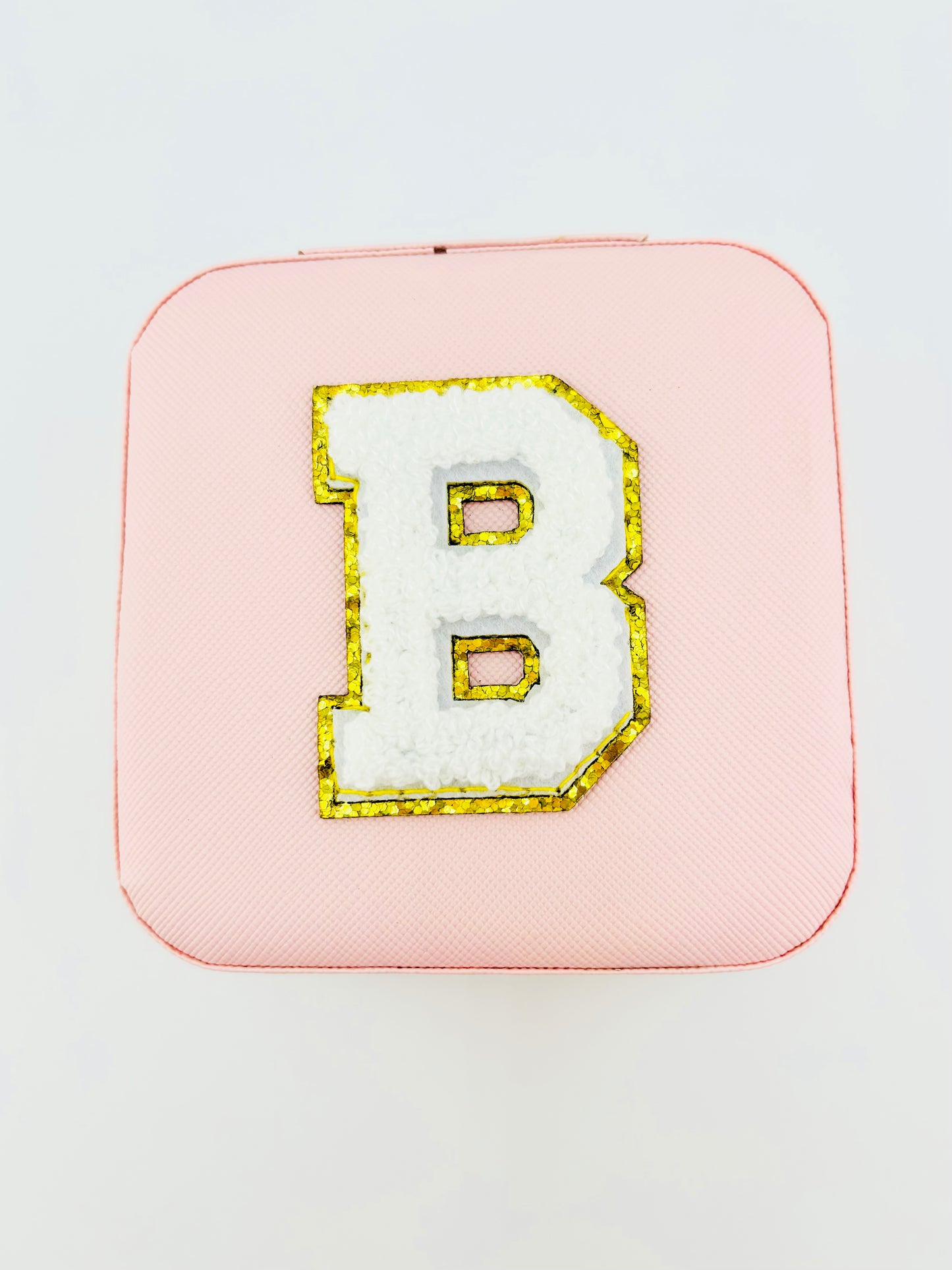 Letter B travel jewelry case in pink