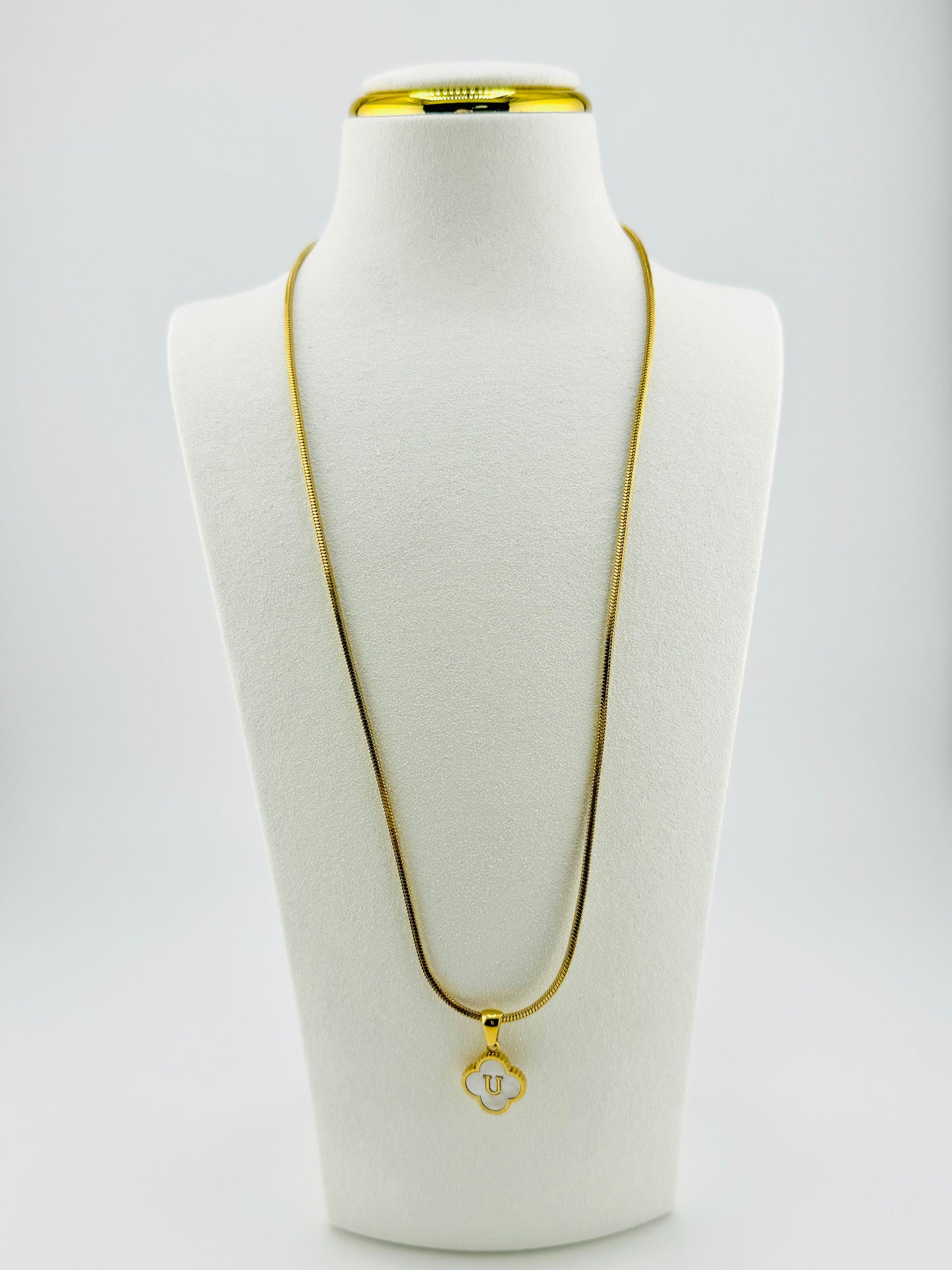 U necklace in stainless steel