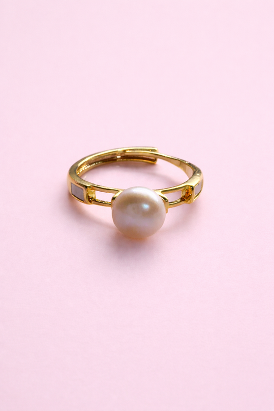 Jane 18k gold filled, Mother of pearl & Real fresh water pearl ring