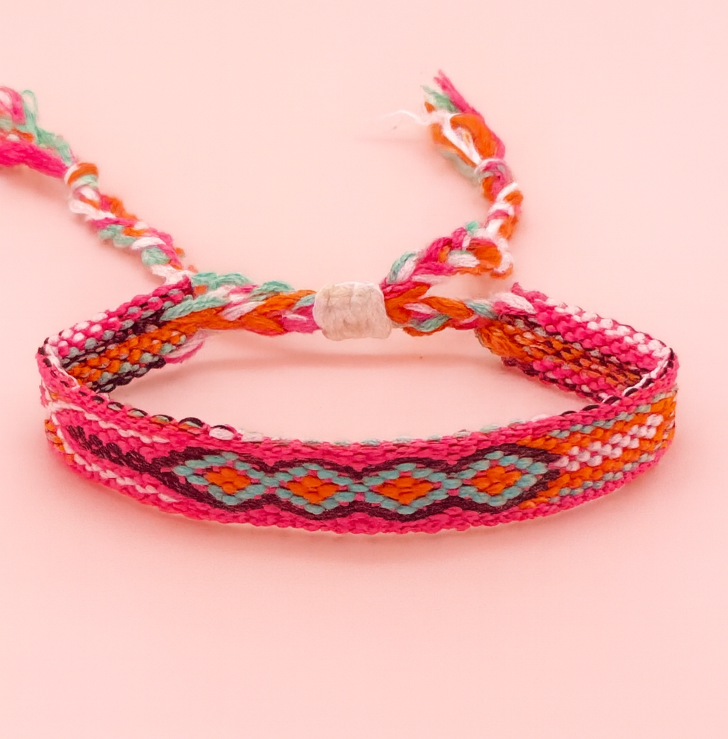 Bassie Multicolored pastel adjustable woven bracelet