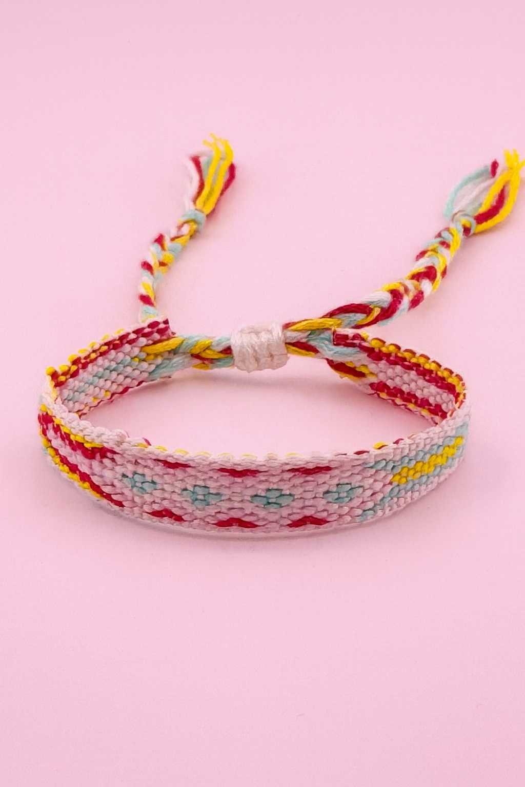 Bassie Multicolored pastel adjustable woven bracelet