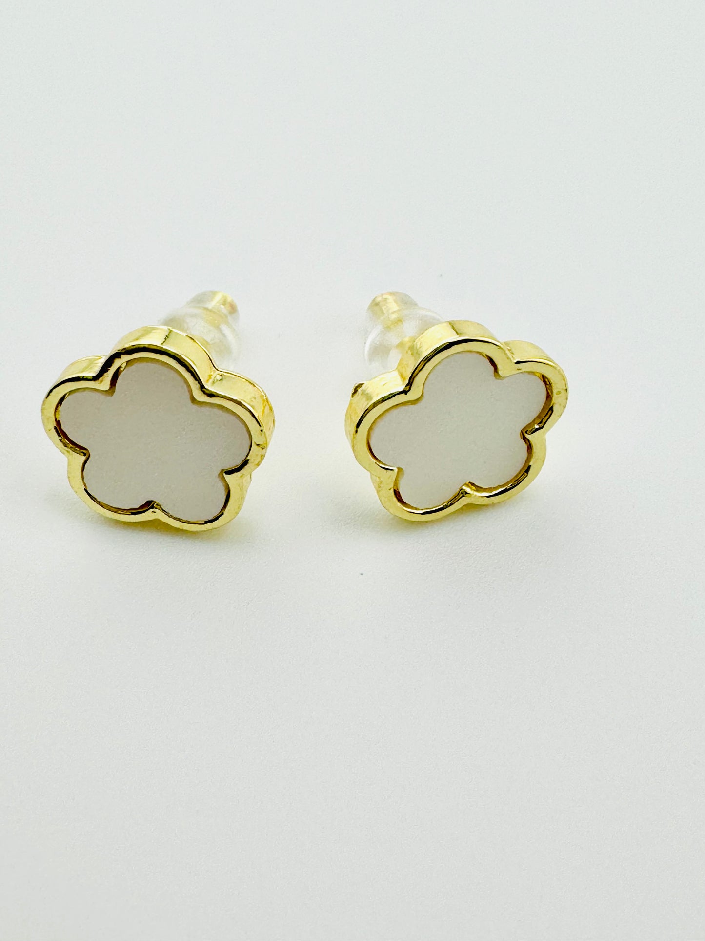 Margaret white earrings in stainless steel