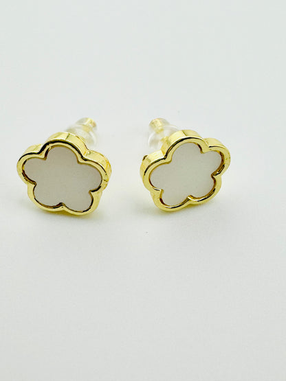 Margaret white earrings in stainless steel