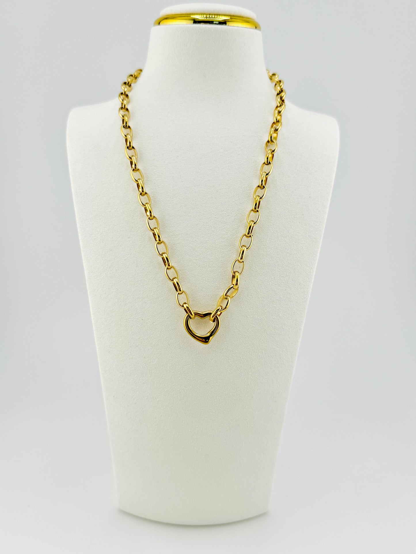 Heart shaped 18k link necklace