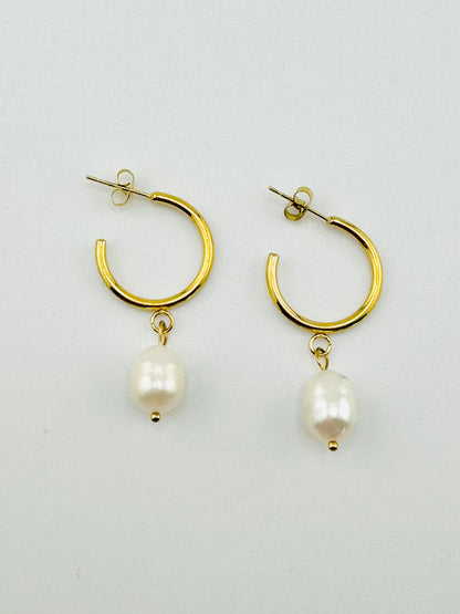 Thin hoop pearl earring in 18k gold filled