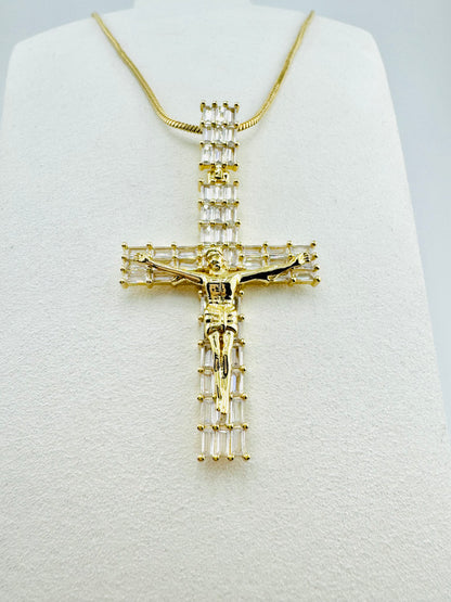 Gorgeous cubic zirconia necklace in 18k gold filled necklace