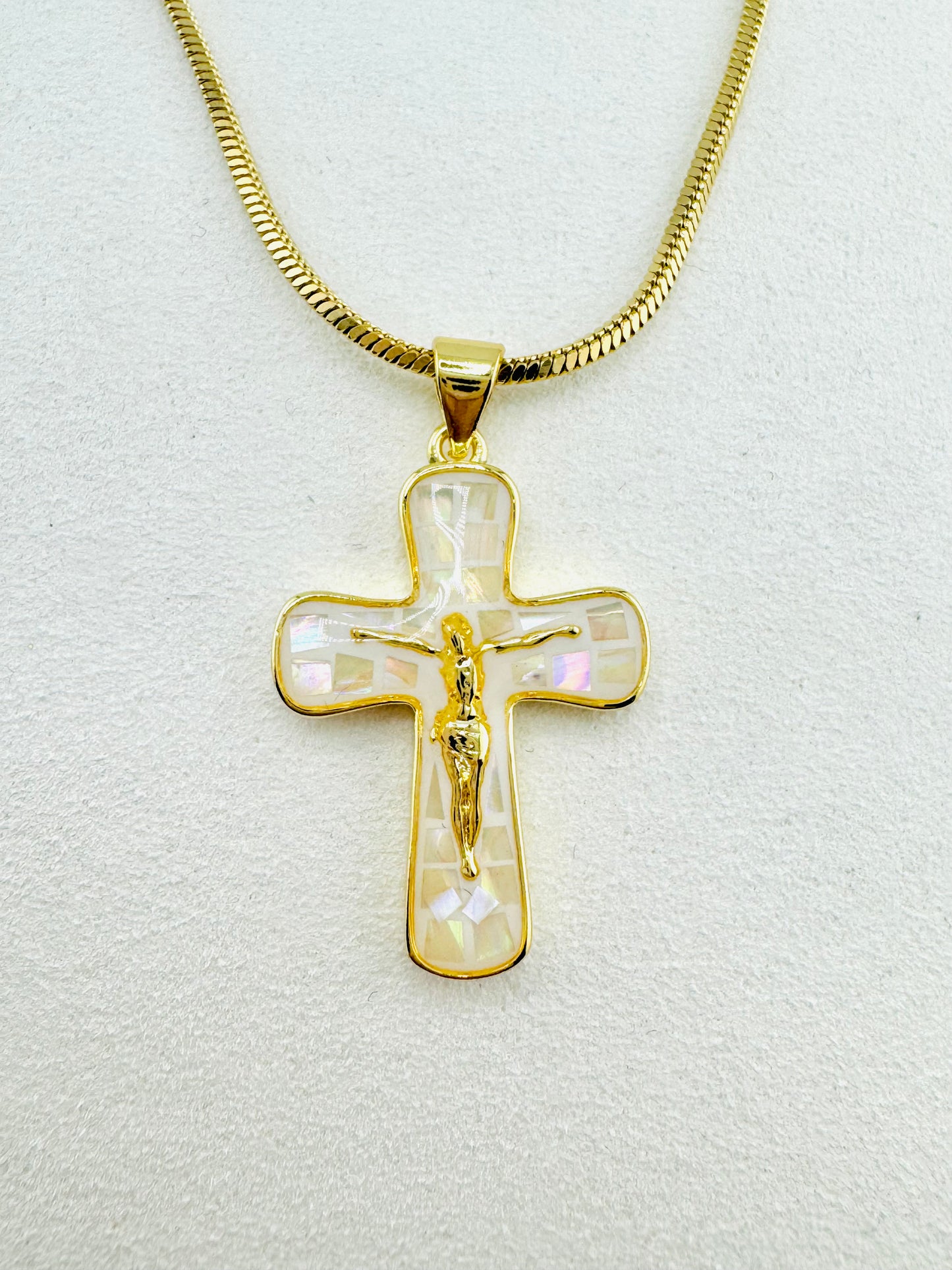 Mother of pearl 18k gold filled necklace