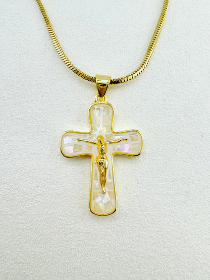 Mother of pearl 18k gold filled necklace