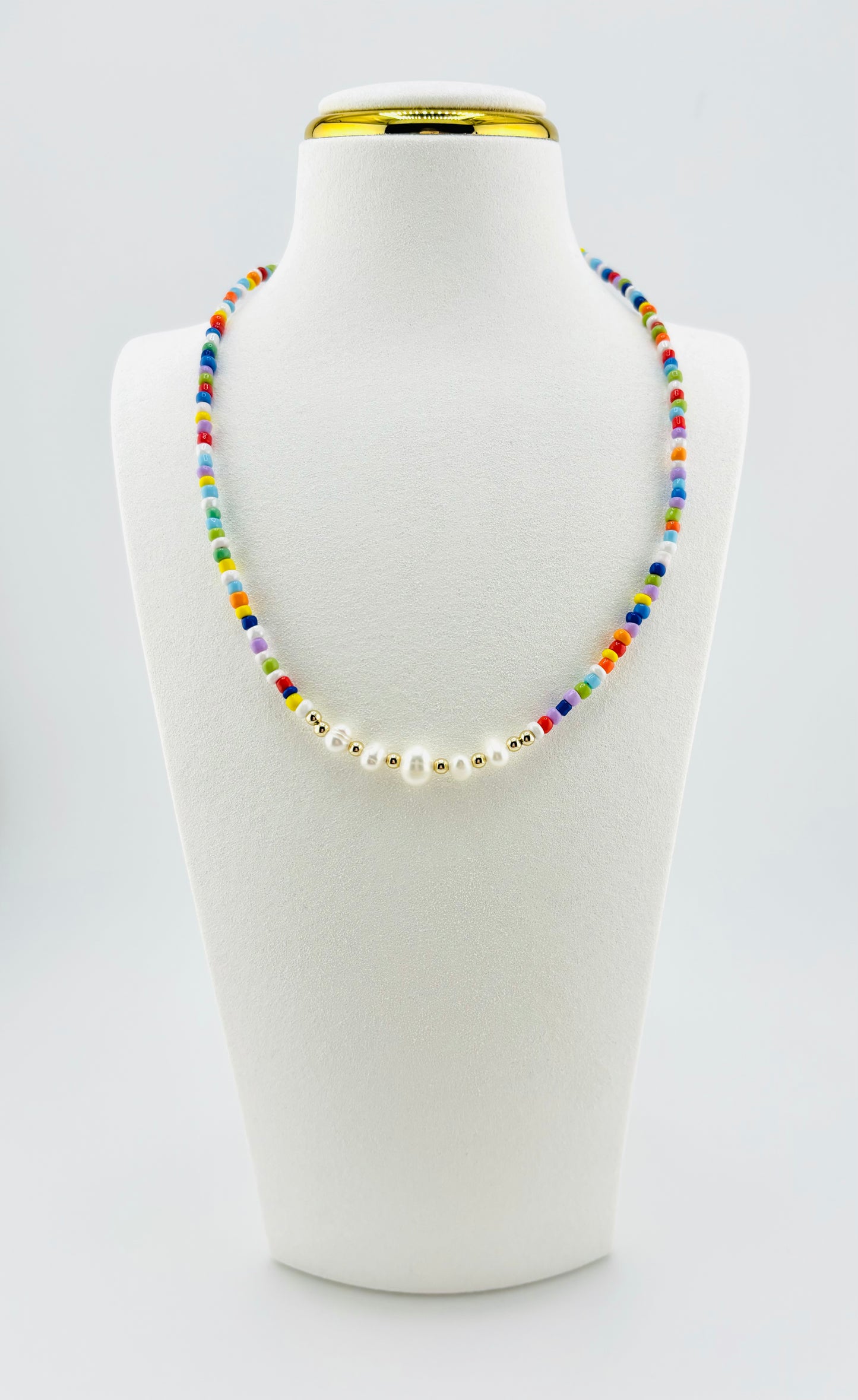 Rubi necklace in colorful beads and fresh water pearl