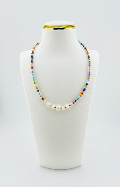 Rubi necklace in colorful beads and fresh water pearl