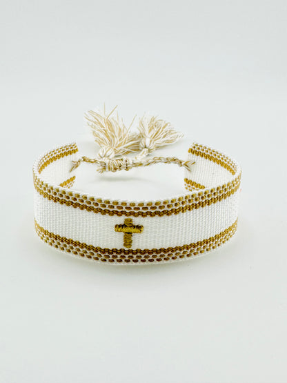 Cross woven bracelet in gold and white thread