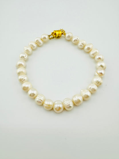 Hazel fresh water pearl bracelet