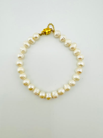 Hazel fresh water pearl bracelet