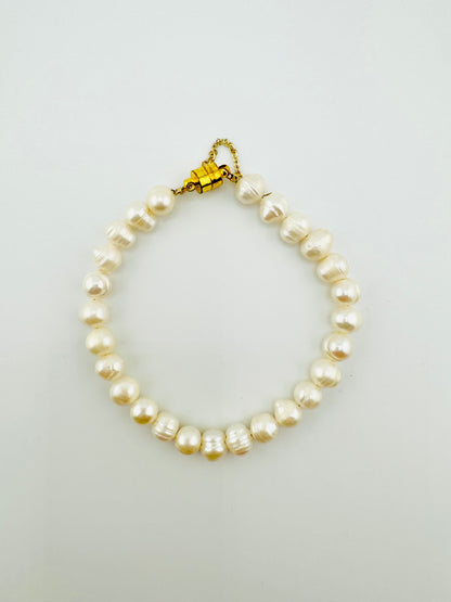 Hazel fresh water pearl bracelet