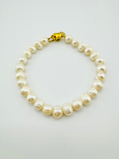 Hazel fresh water pearl bracelet