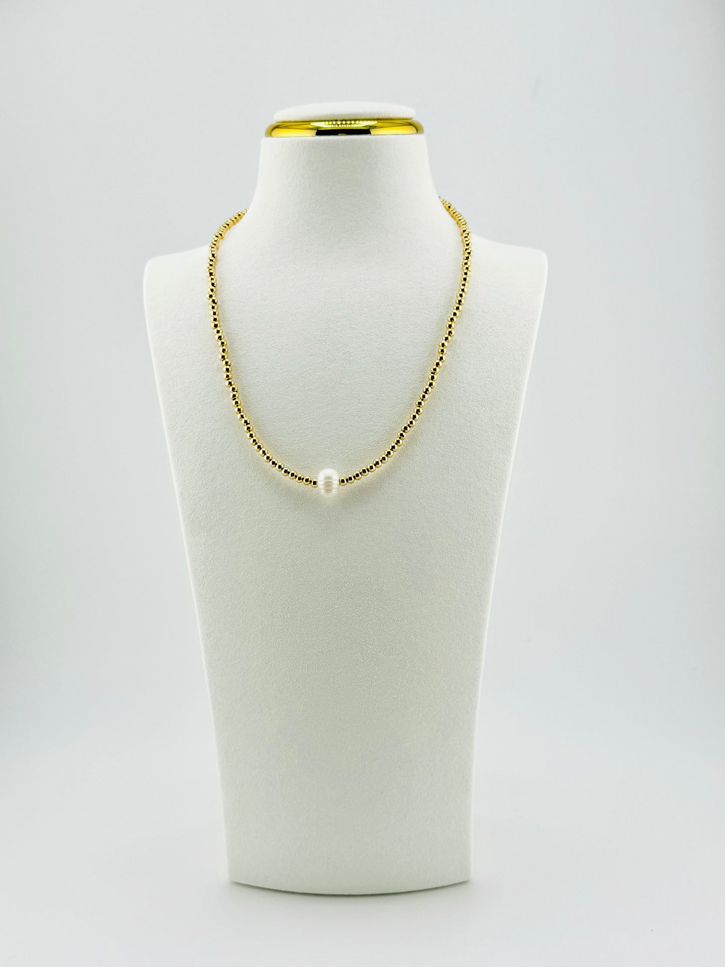 Serenity necklace gold filled with one fresh pearl