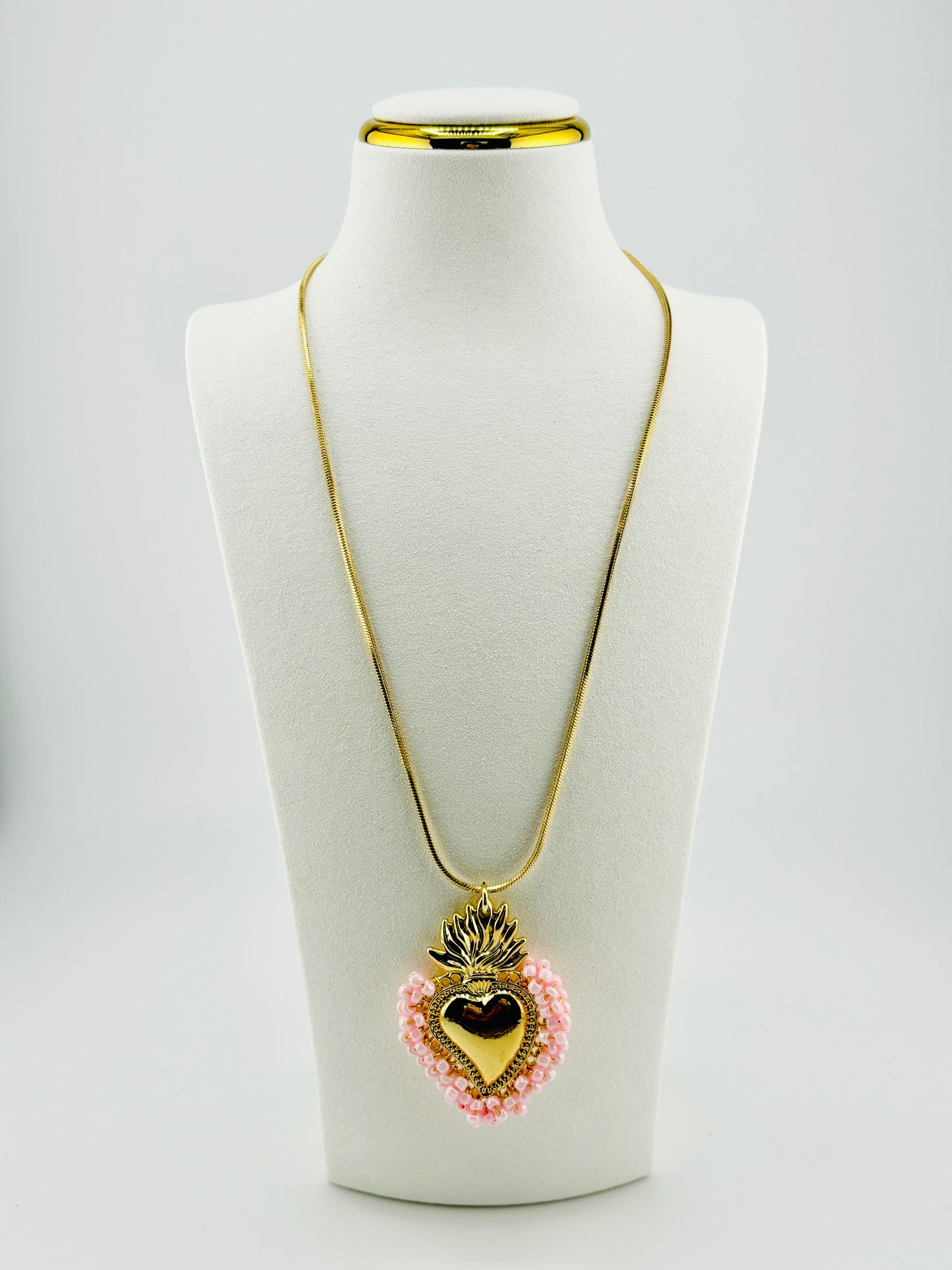 Abbie necklace with beaded pink glass beads in 18k gold filled