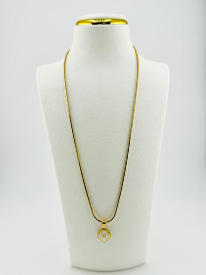I necklace in stainless steel